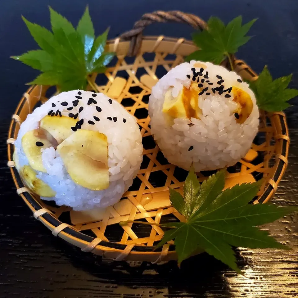 Snapdishの料理写真:栗ごはん🍙|きょーこさん