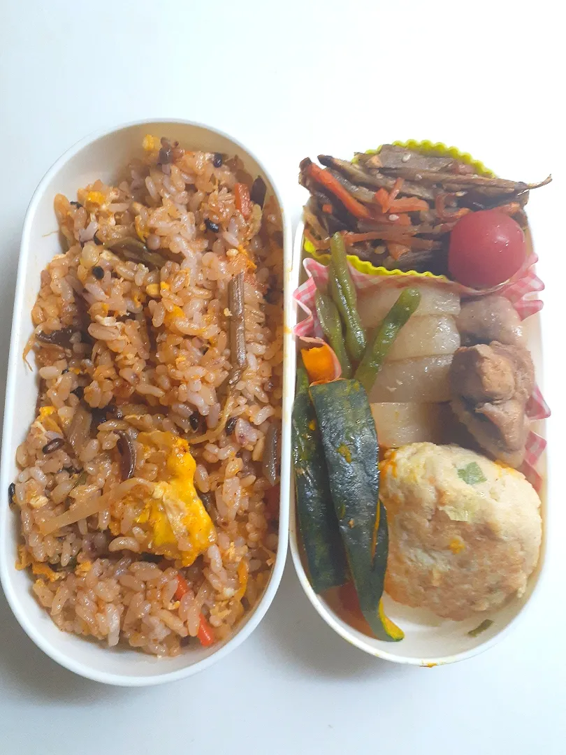 ☆中学生弁当☆ビビンバ、金平牛蒡、大根鶏煮物、南瓜、大葉入りつくね、ミニトマト|ｼｮｺﾗさん