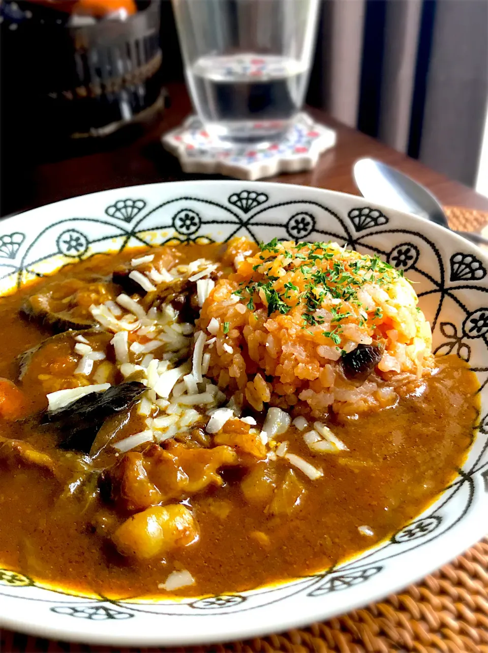 牛すじカレーとトマトライス🍛✨に「香り際立つパルミジャーノブレンド」|くろねこじったん‍さん