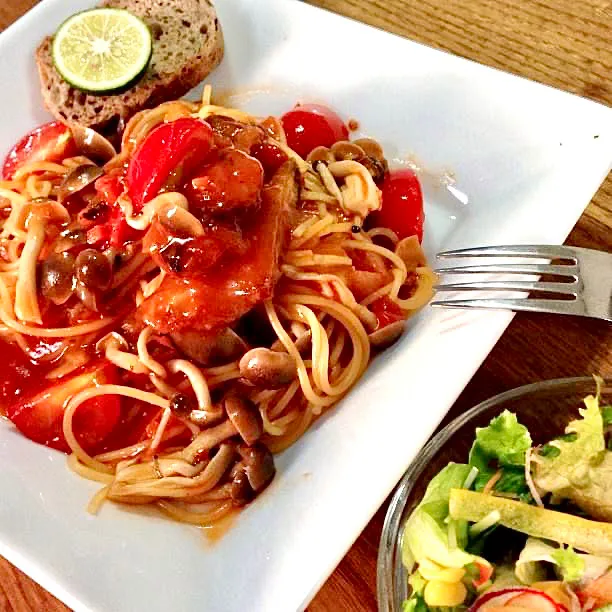 トマトパスタで昼ごはん・・|ばくあんしゃさん