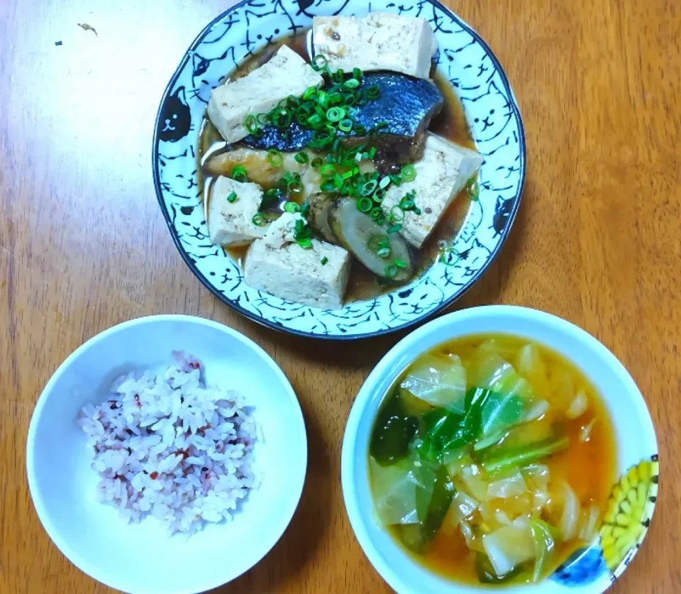 １０月１１日　鰤豆腐　キャベツとわかめのお味噌汁|いもこ。さん