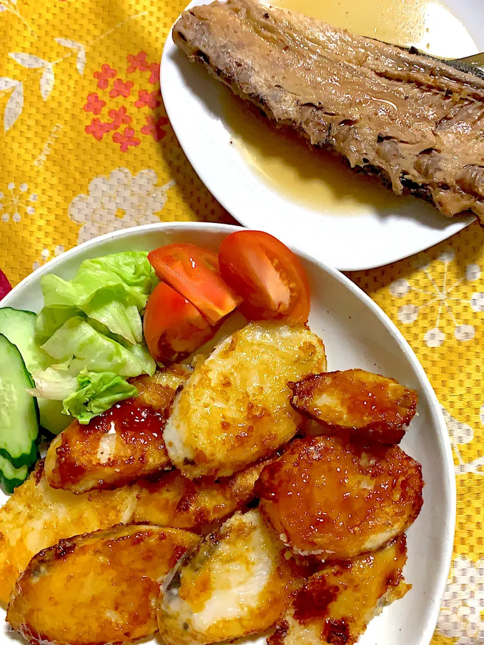 Snapdishの料理写真:長芋のニンニクオイル焼き醤油味　鰤のアラの煮付け|掛谷節子さん