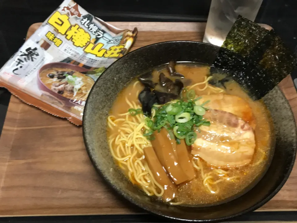 Snapdishの料理写真:北海道　白樺山荘　札幌味噌ラーメン|Tak@さん