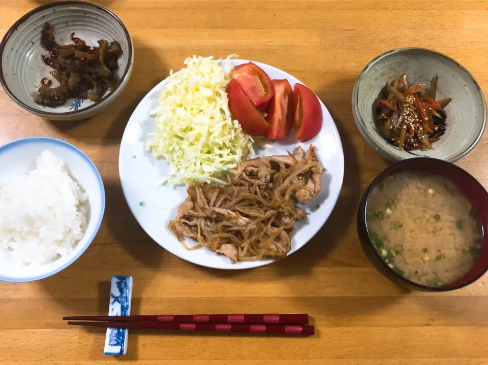 Snapdishの料理写真:夕飯🎵豚肉の生姜焼き|kiyominさん