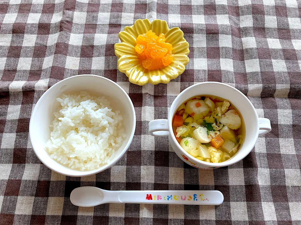 【離乳食】白身魚のつみれと野菜と卵のおすまし、ごはん、みかん|sayaさん