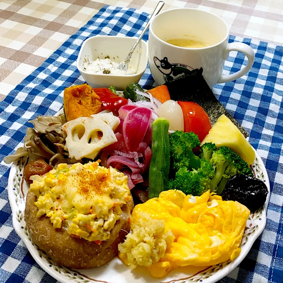 今日の朝ごはん★手作り全粒粉パンの鶏そぼろチーズトースト|riko30294さん