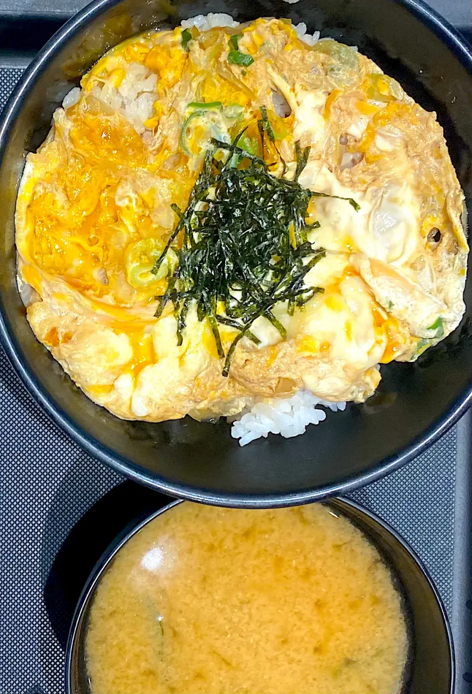 玉子丼 290円 松のや|すくらんぶるえっぐさん