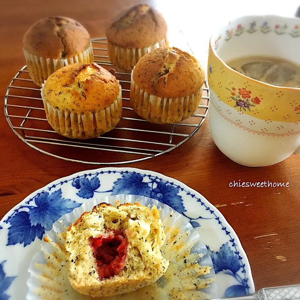 Snapdishの料理写真:紅茶とラズベリーのオイルマフィン|chieko ♪さん