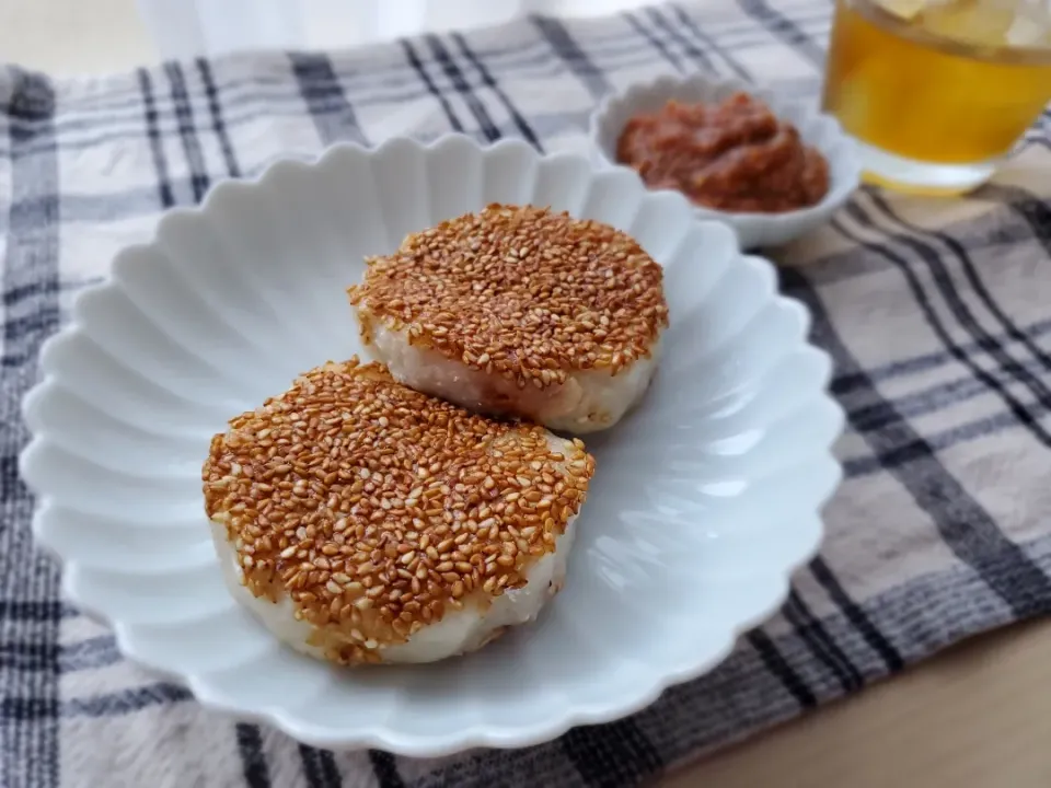 桜エビのれんこん餅　味噌だれ

朝の番組から栗原さんのレシピ
味噌だれが新レシピだそうです|みるくここあさん