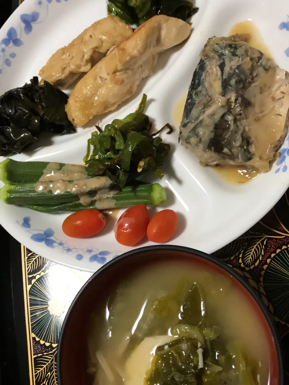 Snapdishの料理写真:鯖の味噌煮定食|くまとらさん