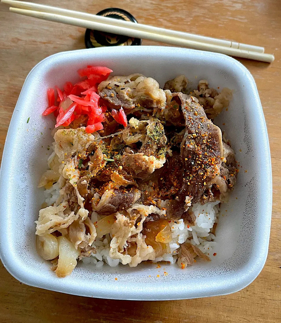 肉は松屋の牛丼|るみおんさん