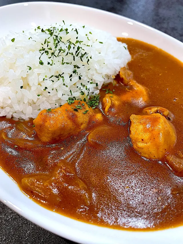 バーモントカレー バターチキンカレー/つざつざさんさんのレシピ | Snapdish[スナップディッシュ]