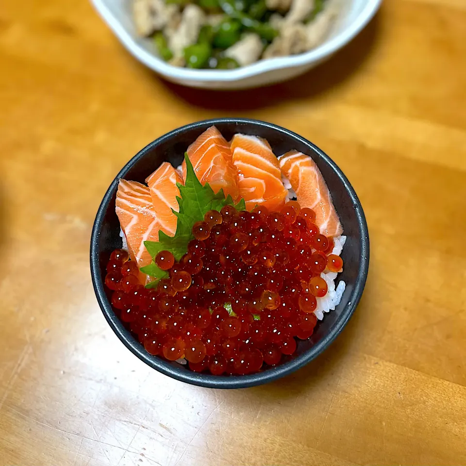 Snapdishの料理写真:鮭いくら丼|sachi ＊さん