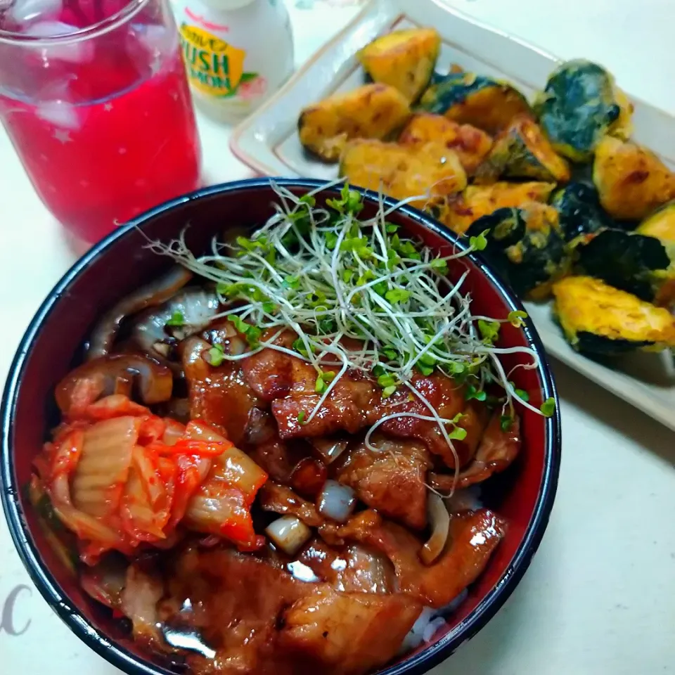 豚焼肉丼とズッキーニの唐揚げ|うたかた。さん