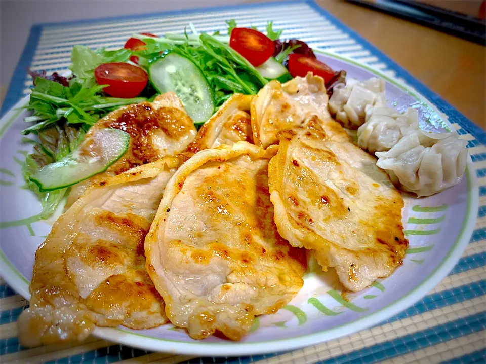 ホエー豚ロース塩ダレ焼肉&赤箱しゅうまい(ワンプレート1人分約150円)|やまひろさん