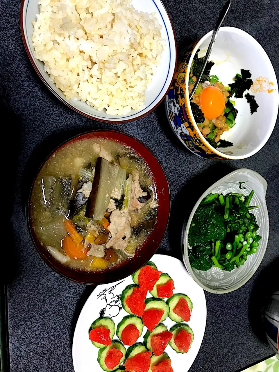 Snapdishの料理写真:ヤッターー卵が(黄身だけ)乗ってるーー！ #夕飯 ロウカット玄米ミックス白米、ピーナッツカボチャ生姜きのこ野菜たっぷり豚汁、タラコのせキュウリ、卵のせ海苔ネギ納豆|ms903さん