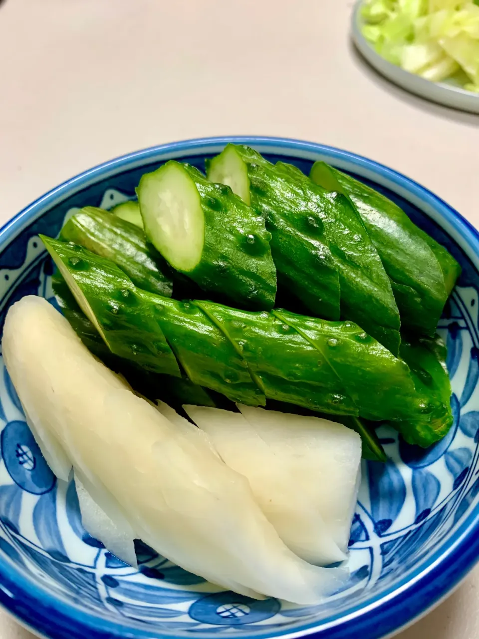 Japanese style salt-cured daikon and cucumber|gonbenさん