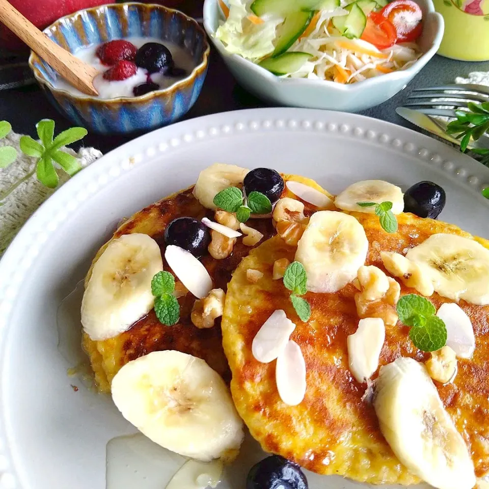 Snapdishの料理写真:オートミールdeパンケーキ🥞|とまと🍅さん