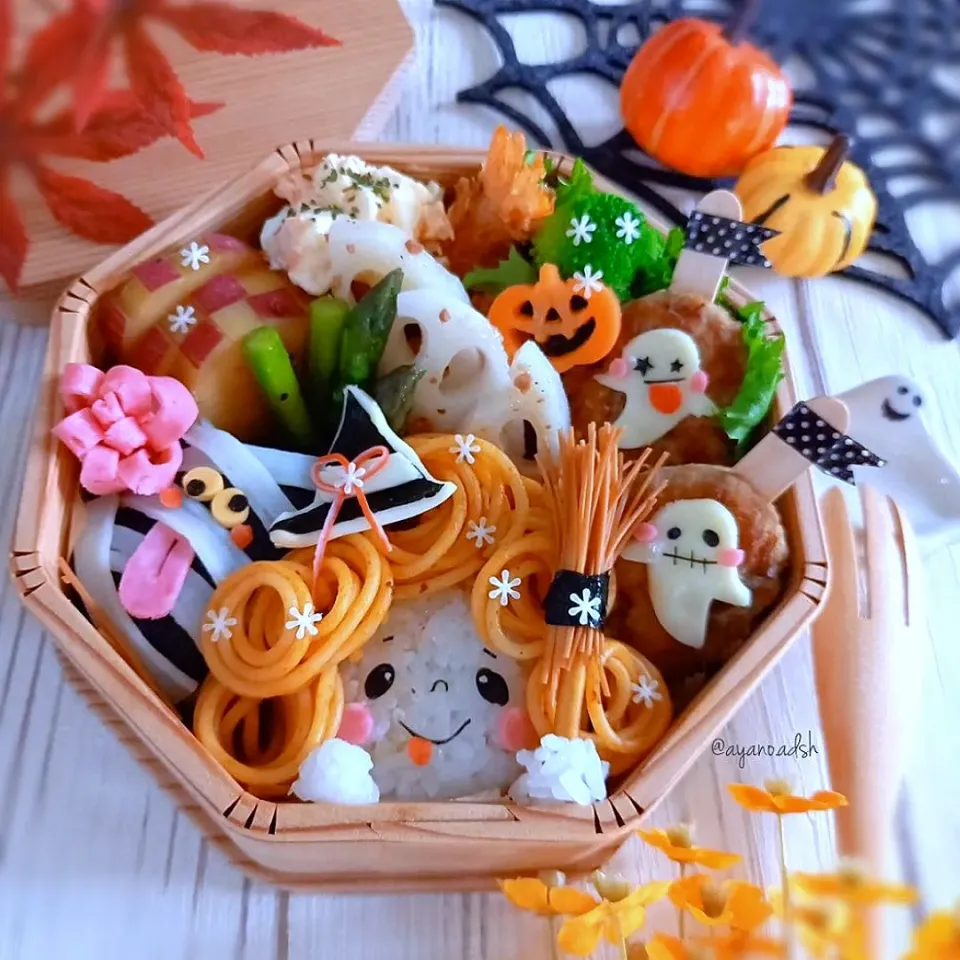 🎃👻ハロウィン🎃👻
🧙‍♀️魔女っこおにぎり弁当|ayano.adshさん