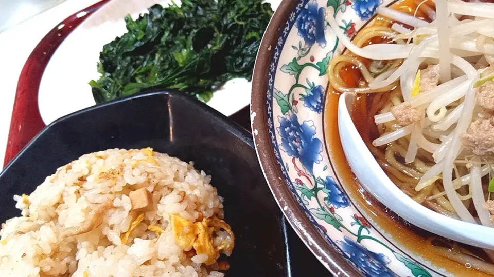 Snapdishの料理写真:炒飯ラーメンセットとほうれん草炒め|MaSaQuiさん