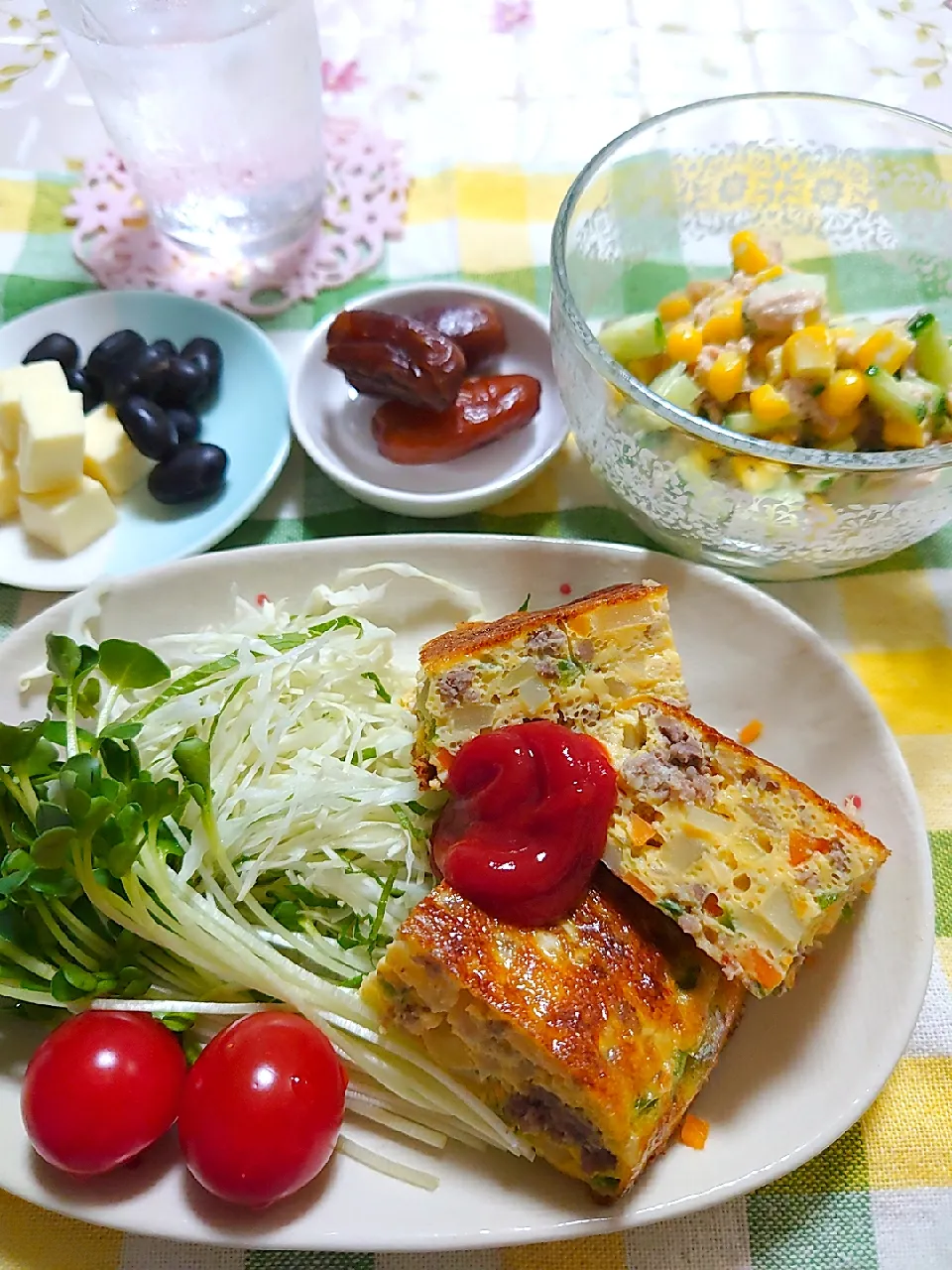 ミートオムレツ

今日は焼酎ロックで😉|🍒ふみりん🍒さん