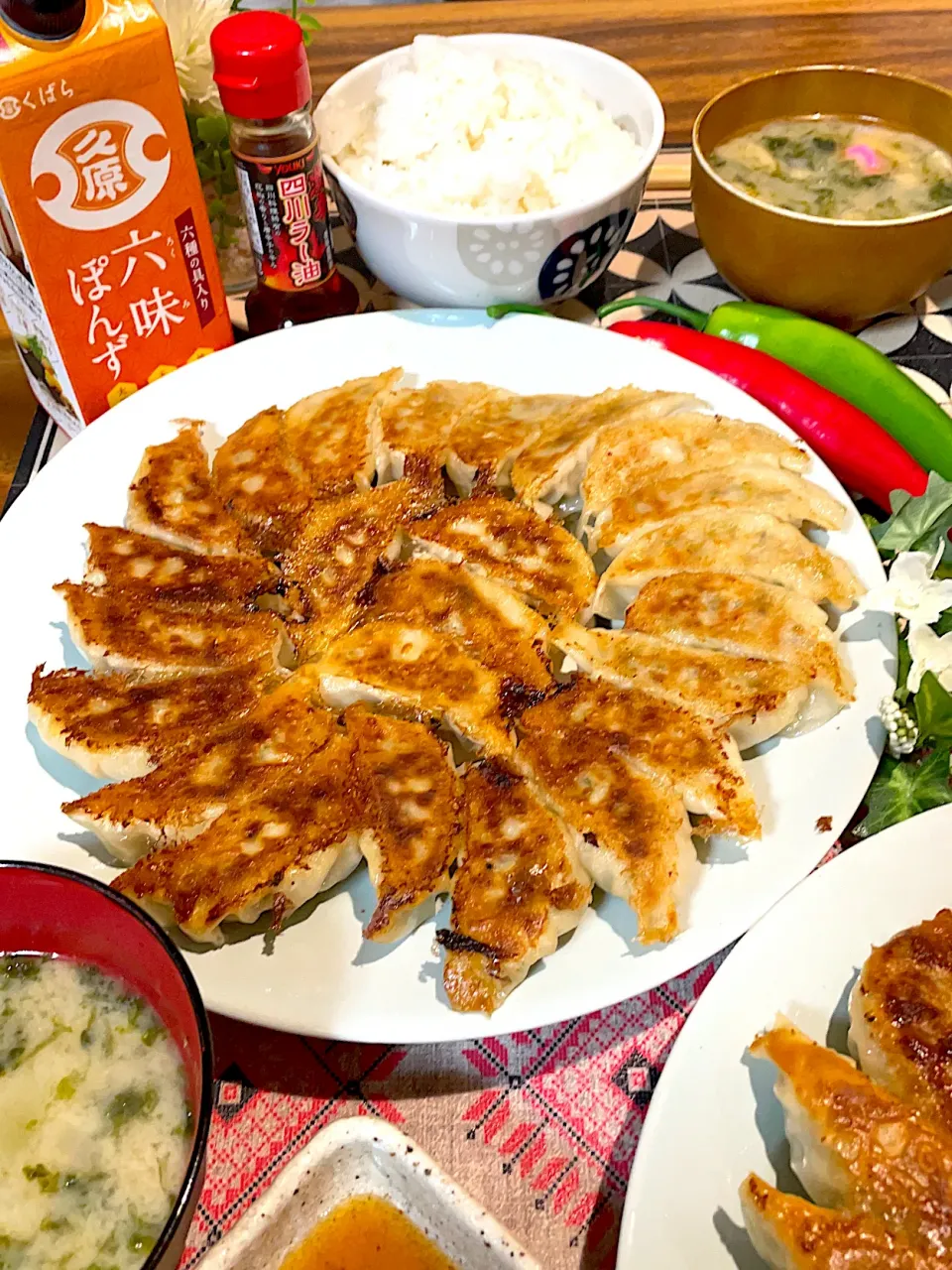 🌶六味ぽん酢と四川ラー油で餃子もぐもぐ🌶🥟🌶🥟|🌼はなちゃん🌼さん