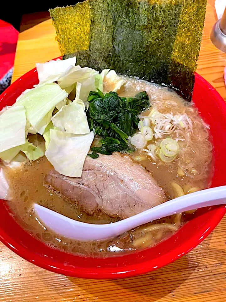 Snapdishの料理写真:小田原圭一屋濃厚豚骨ラーメン🍜|🌼はなちゃん🌼さん