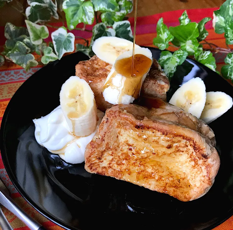 Snapdishの料理写真:🥖残り物バゲットでフレンチトースト🥖バナナ🍌とマスカルポーネ添え。|Hollyさん