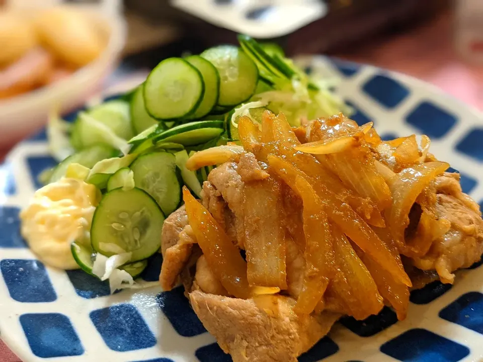 玉ねぎシミシミ生姜焼き定食☆*°|奈津美さん