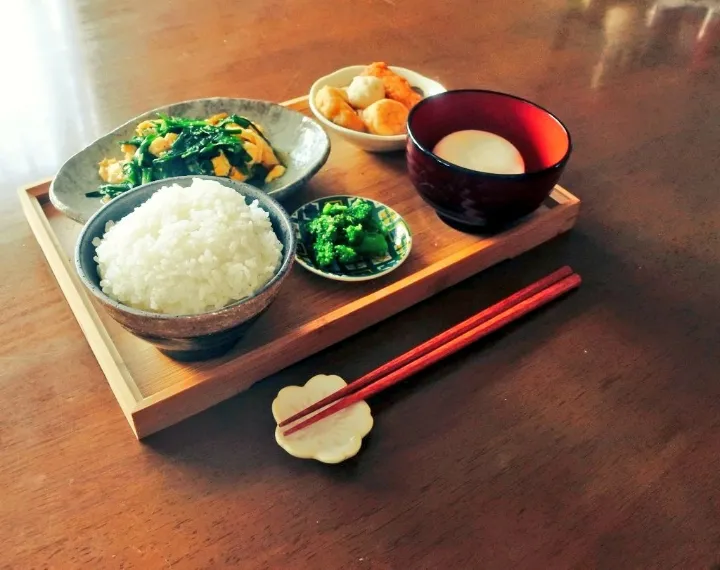 Snapdishの料理写真:ニラ玉定食🍚🥢|かのさん