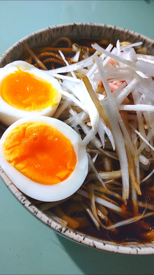 金久右衛門の大阪ブラックラーメン❗|かずにゃさん