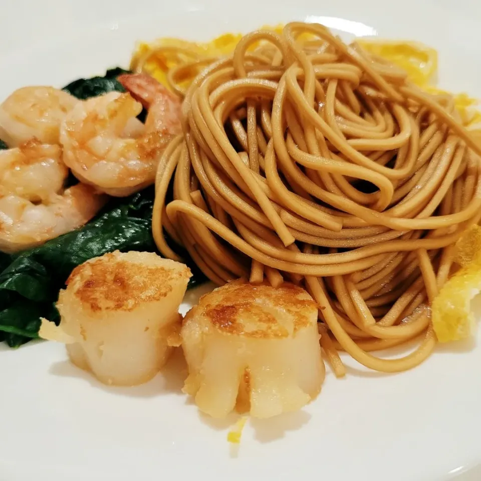 CF Chai's dish Organic noodle with spinach and seafood|CF Chaiさん