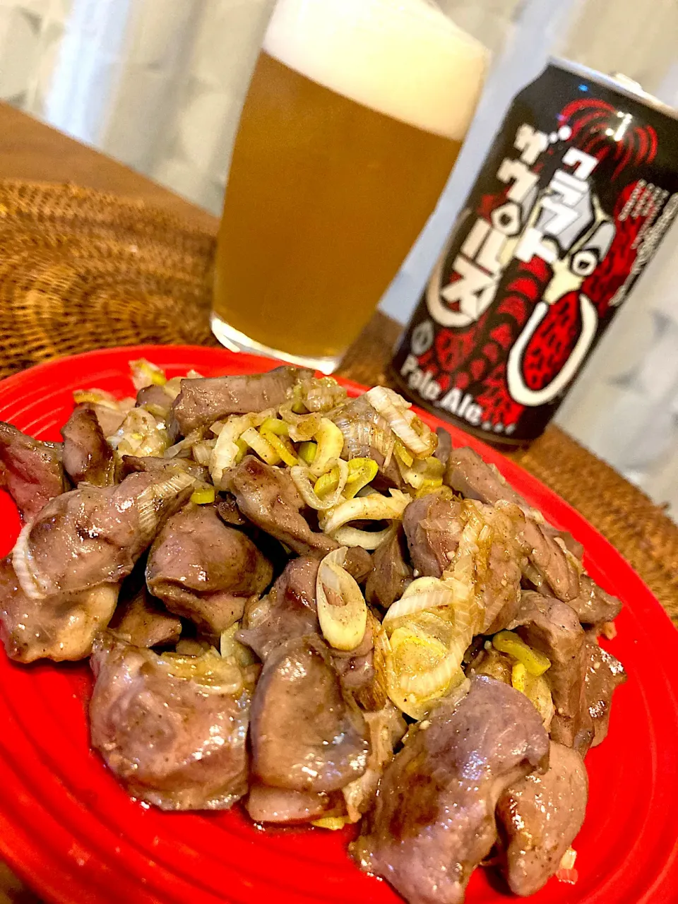 豚ハツのネギ塩炒めに軽井沢ビールクラフトザウルス・ペールエール😋🍻💕✨|アイさん