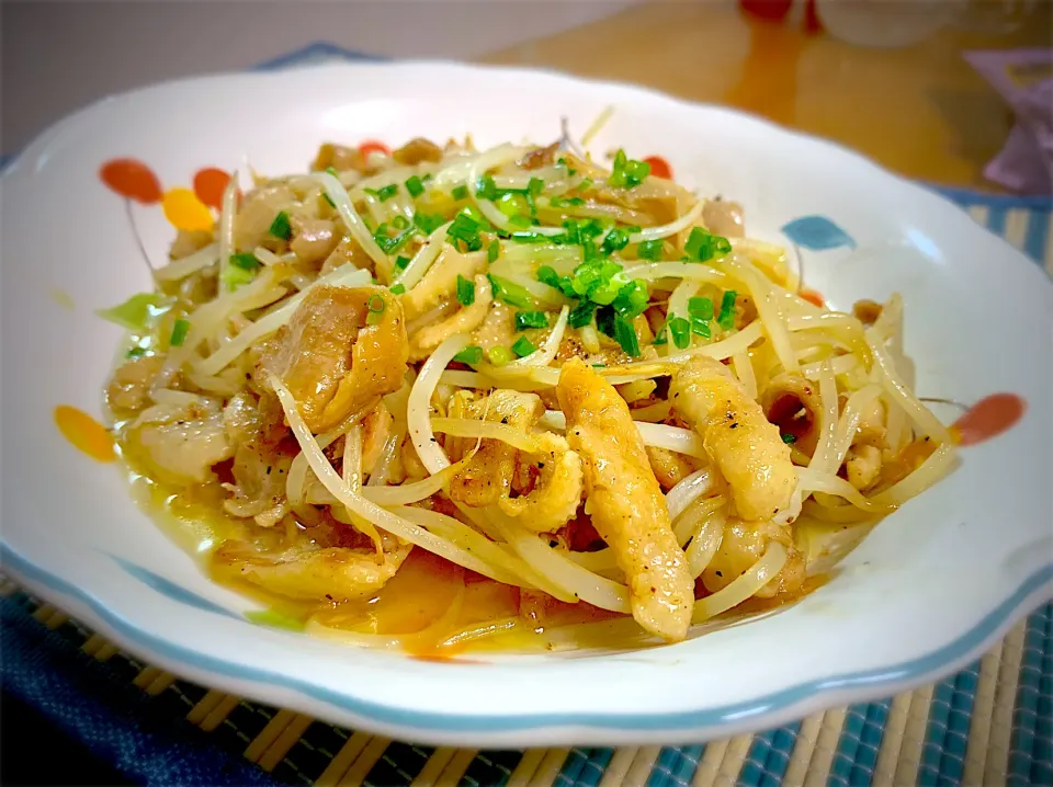 鶏皮&もやしの炒め物(昨日の夕食)|やまひろさん