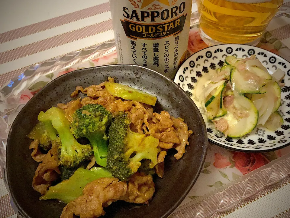 豚肉とブロッコリーのオイマヨカレー炒め🥦ズッキーニと玉ねぎとツナのコンソメ和え🥒🧅🐟|gunlove❤さん