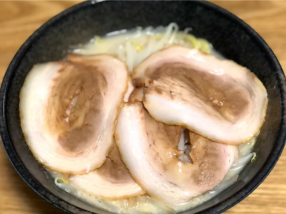 ☆豚骨しょう油ラーメン|まぁたんさん