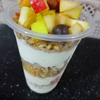 Fruit parfait 
.
.
.
Happy Sunday guys|Esther Ojetundeさん