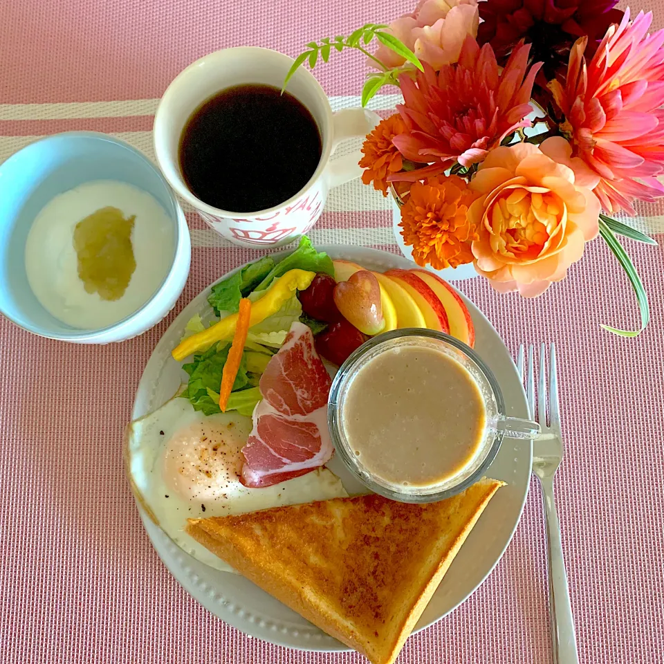 Snapdishの料理写真:🌼花とモーニングプレート🌼|あっちゃんさん