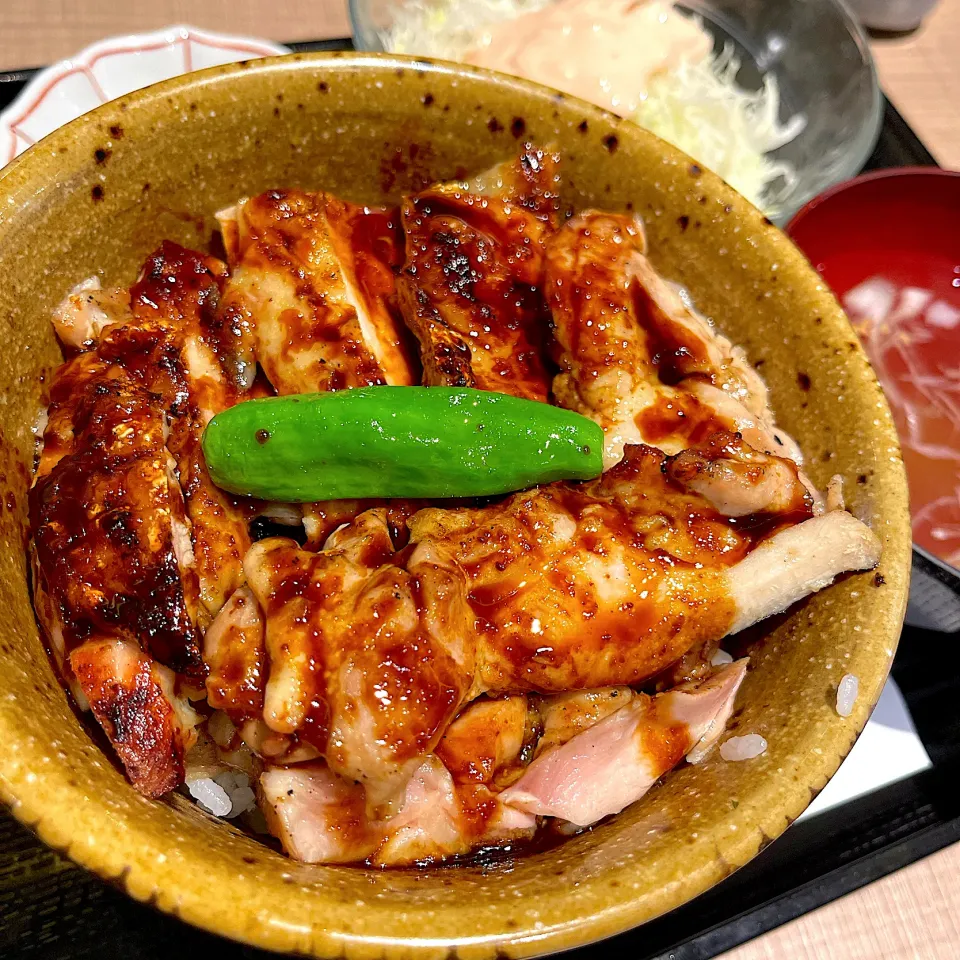 Snapdishの料理写真:焼鳥丼@鳥番長(月島)|塩豚骨さん