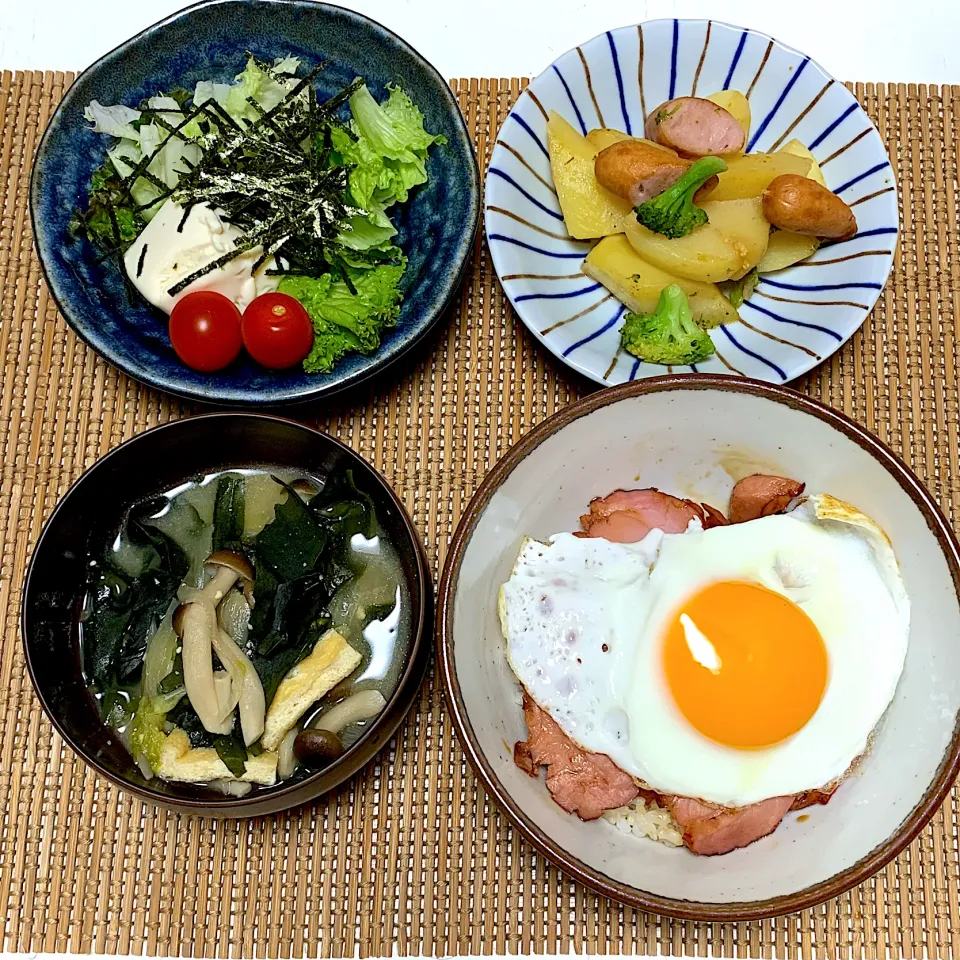 Snapdishの料理写真:愛媛B級グルメ　焼豚玉子飯|chanchiiさん