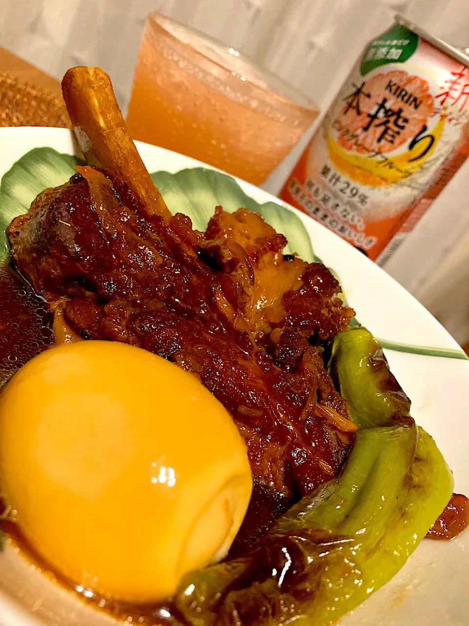 Snapdishの料理写真:スペアリブと豚バラ肉の柚マーマレード煮込み🐷🍻💕✨|アイさん