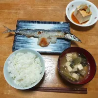 ･白飯
･豆腐と小松菜の味噌汁
･秋刀魚塩焼き
･冷奴|優さん