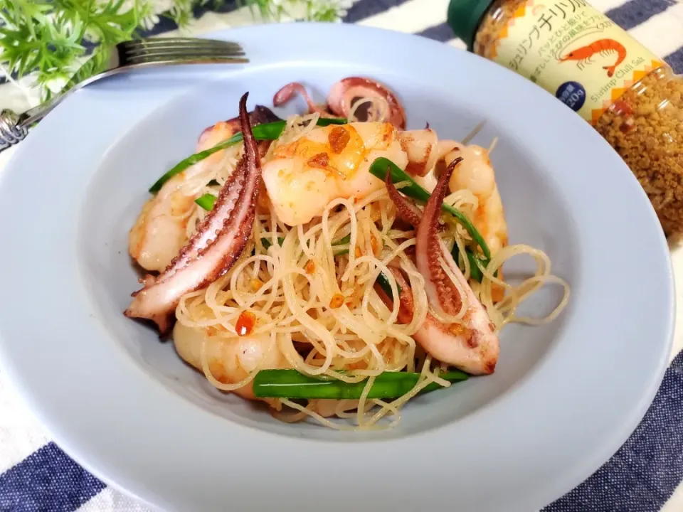 エビとイカの焼きビーフン😋🦐🦑|taruto⭐️さん