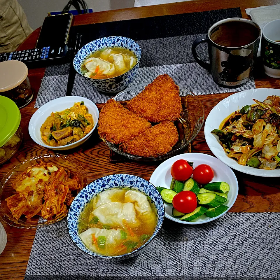 Snapdishの料理写真:鯵フライ、スープ餃子、里芋煮っ転がし、カツとじなど昨夜の残り物、常備菜、漬物|yakinasuさん