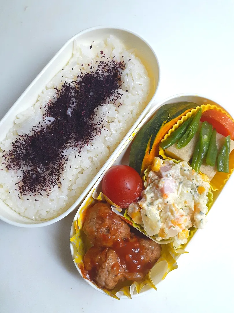 ☆中学生弁当☆ゆかりごはん、高野豆腐、ポテサラ、ミニトマト、ミートボール、南瓜|ｼｮｺﾗさん