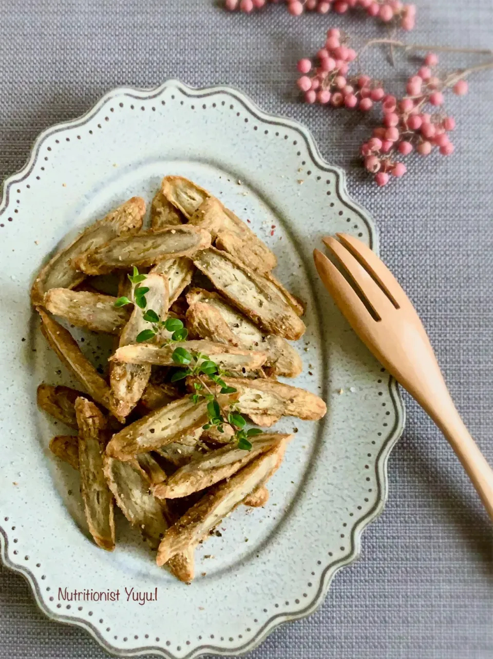 シンプル揚げごぼう|ゆーこどんさん