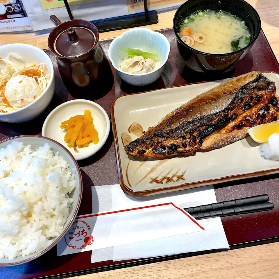 Snapdishの料理写真:鯖の塩焼定食|T. Wonderさん