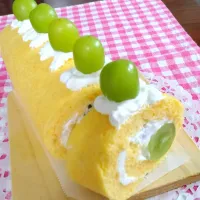 Snapdishの料理写真:シャインマスカットのロールケーキ