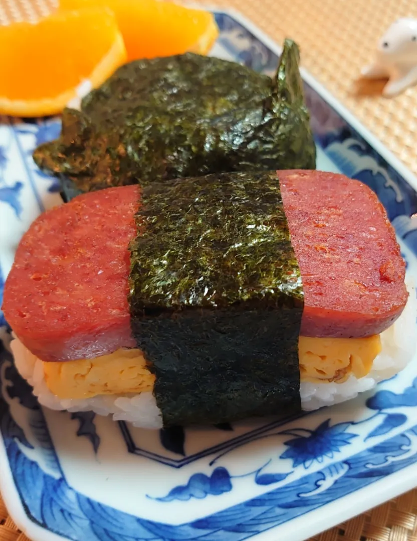 スパムおにぎり🍙で朝ご飯🌅|ポチさん