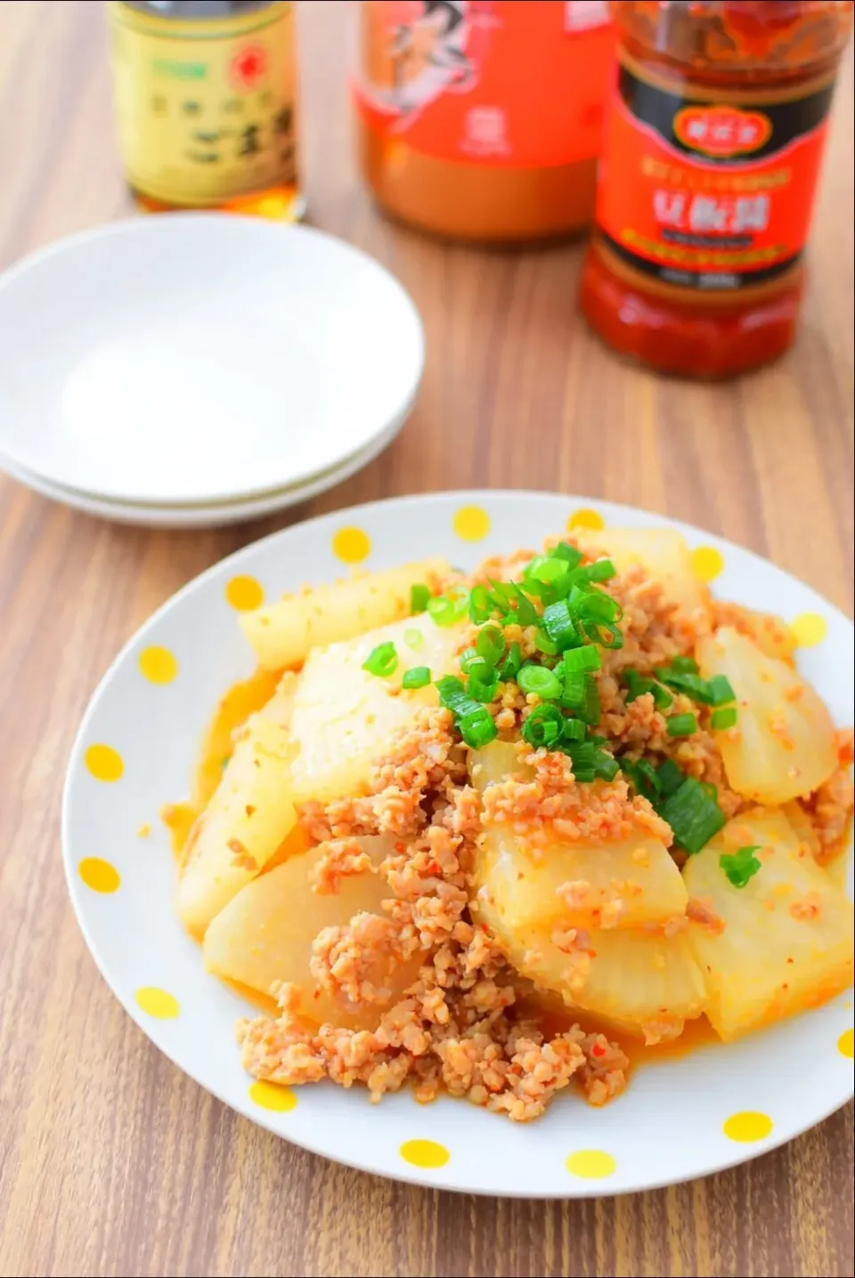 Snapdishの料理写真:鶏ひき肉と大根のピリ辛しょうゆ炒め|アマイモノ・クウ蔵さん